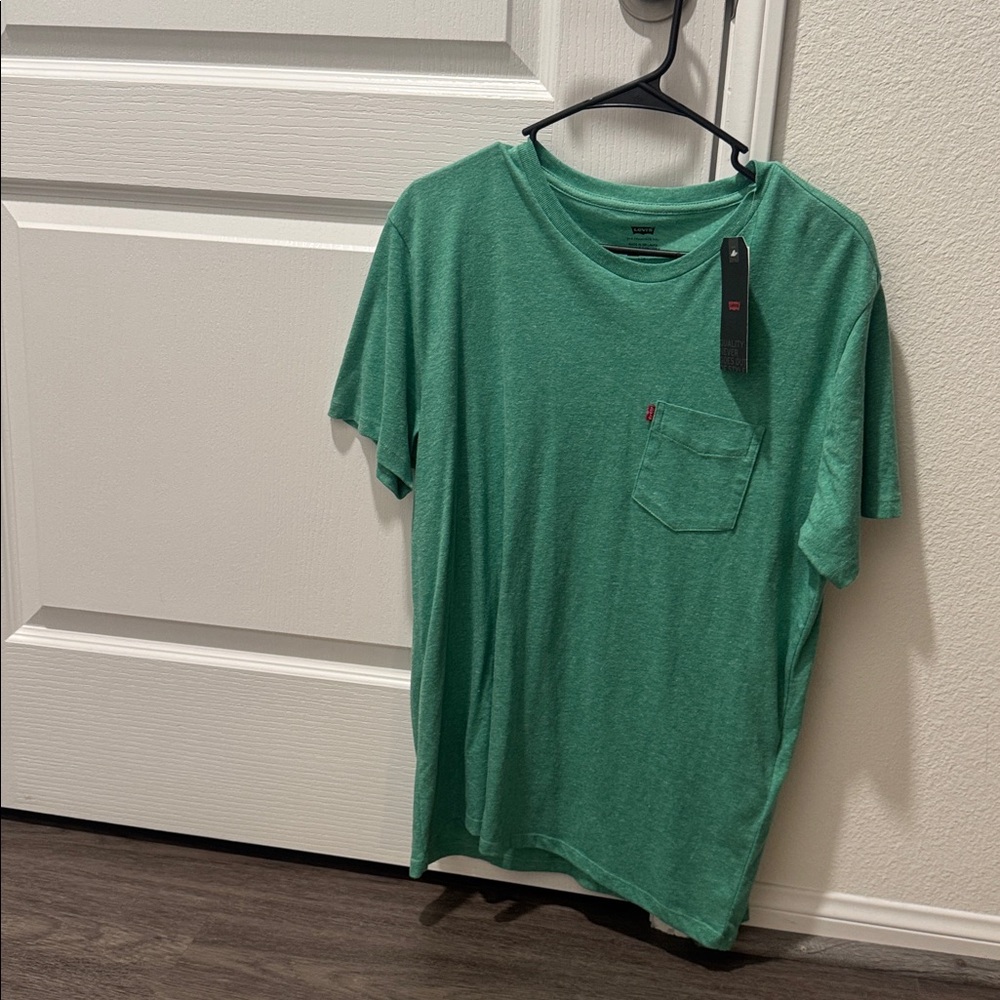Levi’s Green Pocket T-Shirt